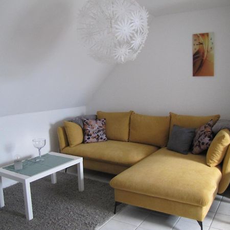 Moeblierte Dachgeschosswohnung In Ruhiger Lage Zu Vermieten เวทซ์ลาร์ ภายนอก รูปภาพ