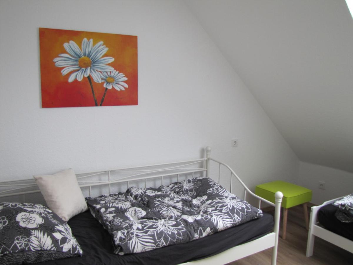 Moeblierte Dachgeschosswohnung In Ruhiger Lage Zu Vermieten เวทซ์ลาร์ ภายนอก รูปภาพ